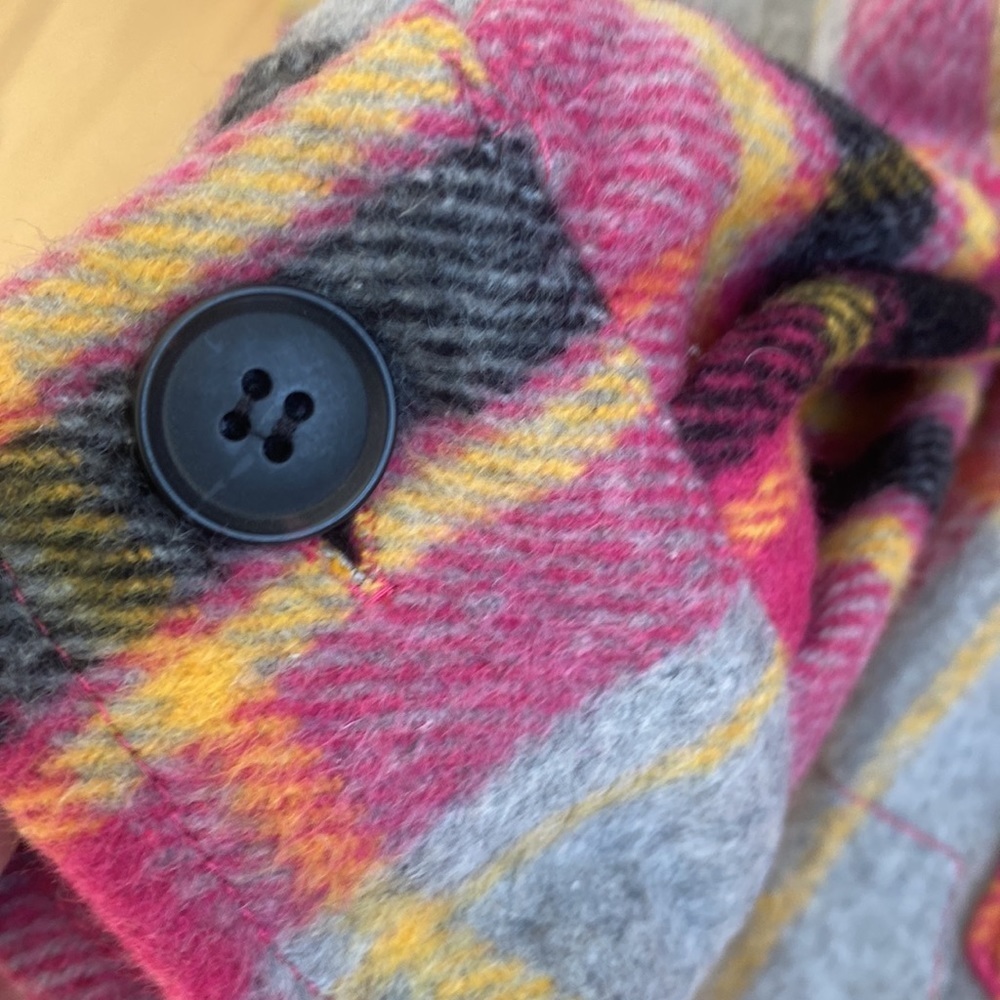 SO plaid flannel shacket.  NWT size small. - Picture 5 of 6